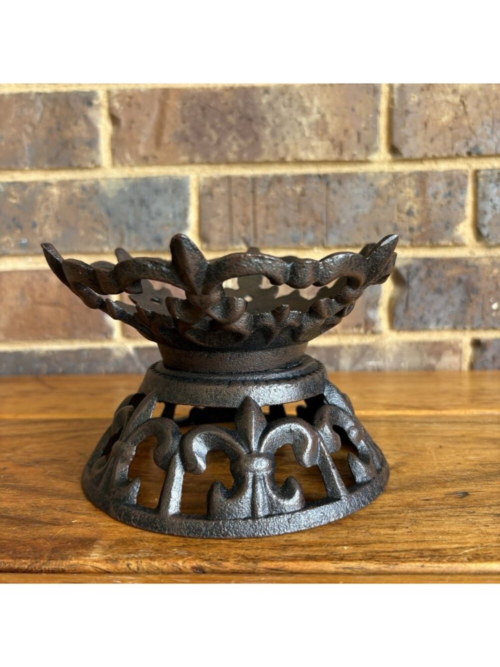 VTG Cast Iron Footed Trivet For Bowl Round Bottom Carafe Flask Ball Fleur de Lis